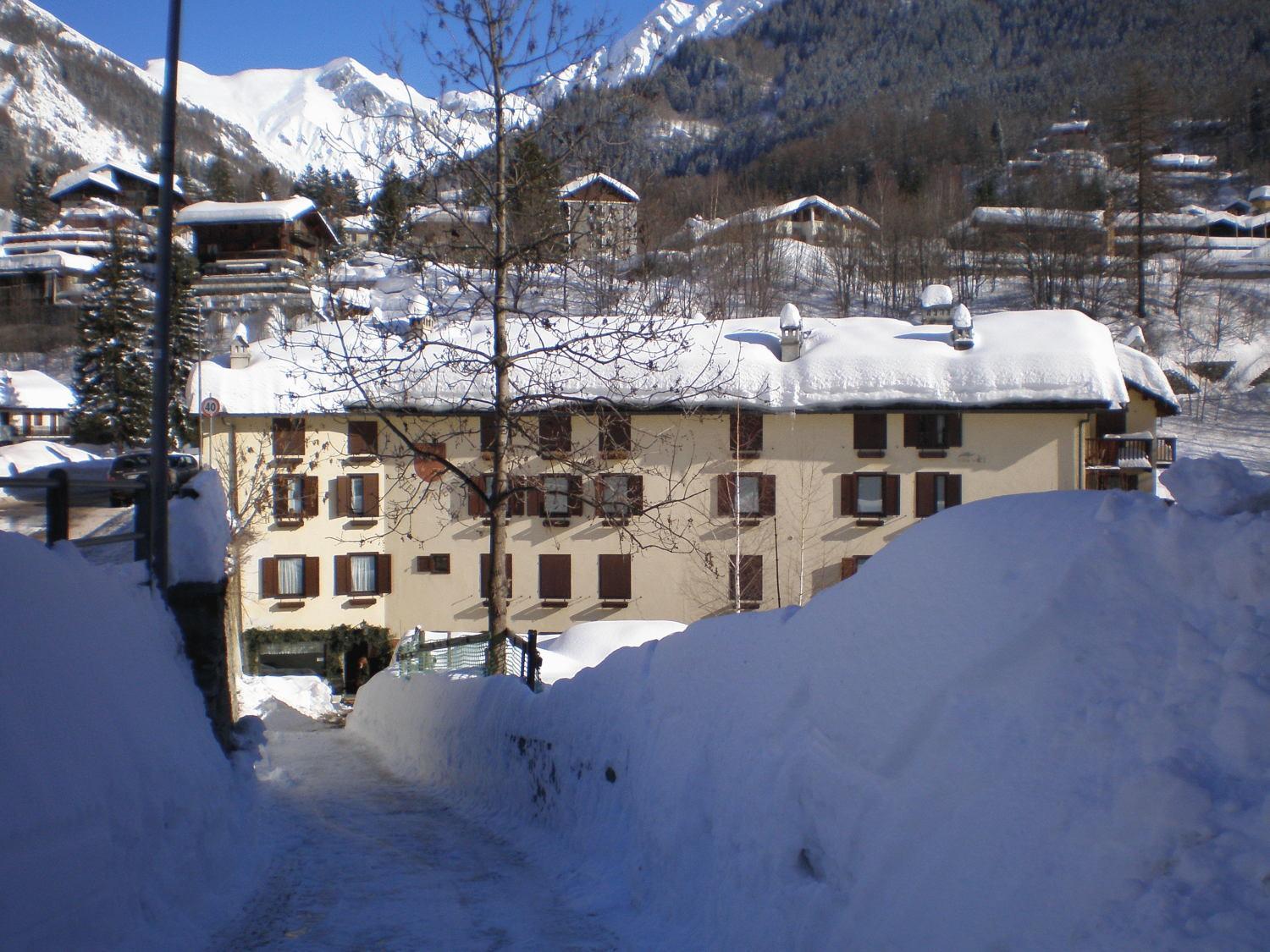 Hotel Tavernier Courmayeur Exterior photo